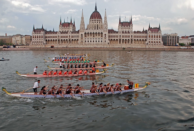 dunai-regatta-sarkanyhajo-3-.jpg