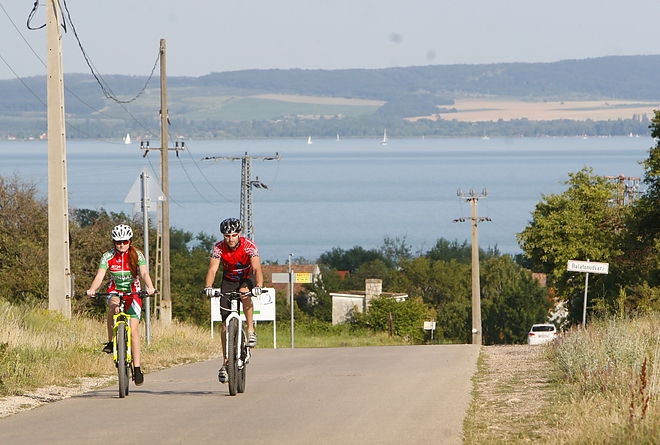 balaton_bicikli_utepites.jpg