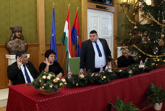 roma_kozmeghallgatas_20181212_vcs_5.jpg roma_kozmeghallgatas_20181212_vcs_5.jpg
