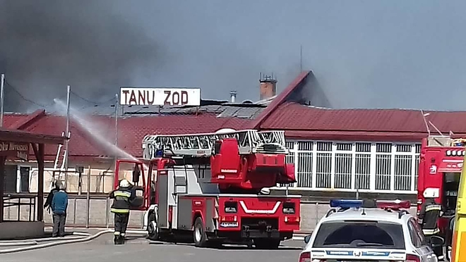 szendro_tornaterem_tuz_180409_ksz_2.jpg