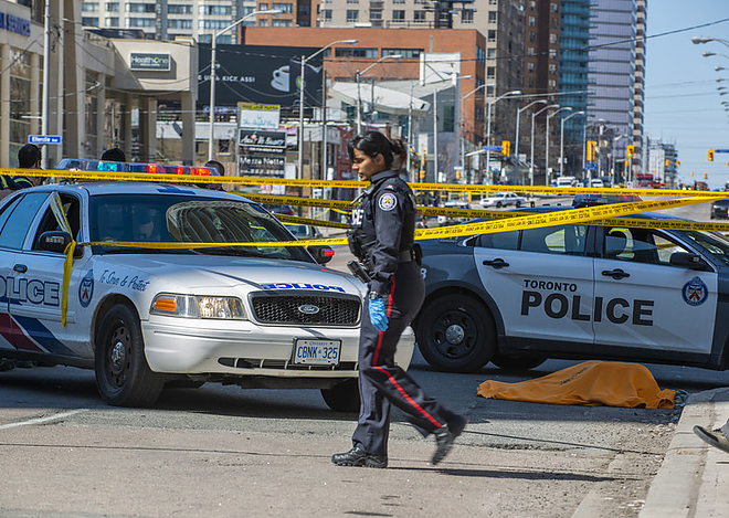 toronto_gazolas_rendor_auto_180423_blikk.jpeg