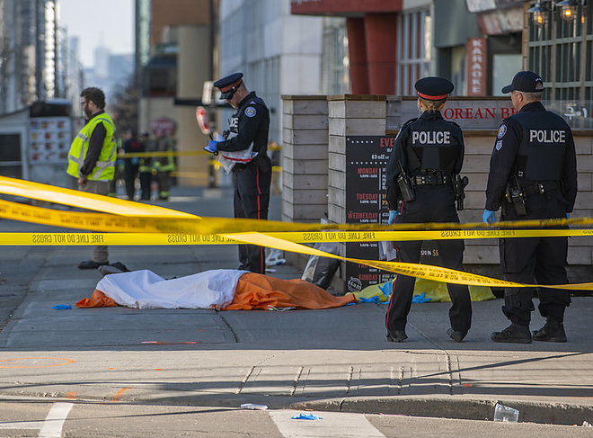 toronto_gazolas_rendor_auto_180423_blikk4.jpeg