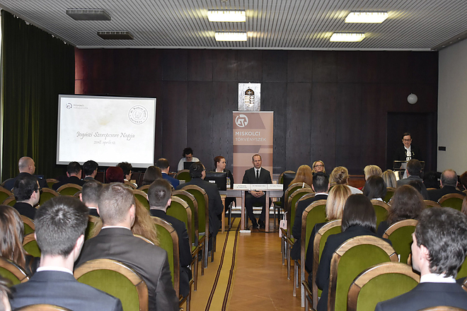 torvenyszek_szerepcsere_2018.jpg torvenyszek_szerepcsere_2018.jpg