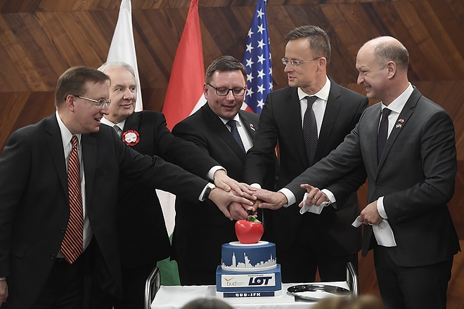 lot_repulogep_newyor_budapest_jarat_1.jpg