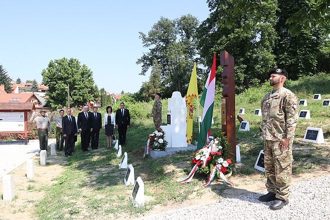 magyar_hosok_temeto_180527_bl.jpg