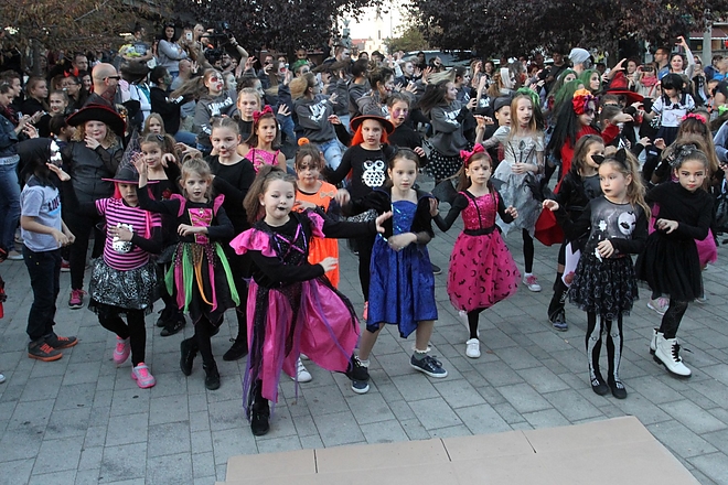 flashmob_avalon_181015ml_20.jpg