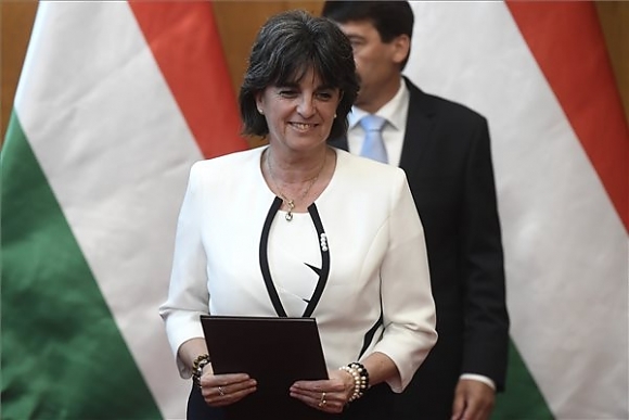 horvath_ildiko_egeszsegugyi_allamtitkar.jpg