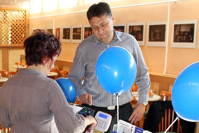 img_2083a.jpg img_2083a.jpg