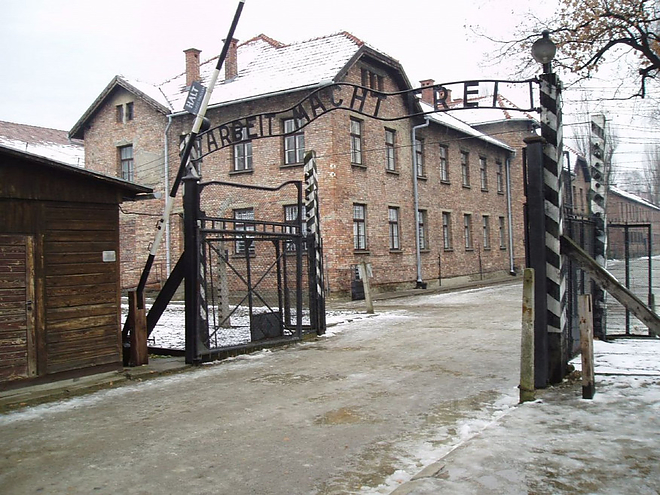 auschwitz_koncentracios_tabor.jpg auschwitz_koncentracios_tabor.jpg