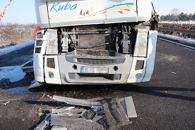 kamion_baleset_rafutas_190121_police_2.jpg kamion_baleset_rafutas_190121_police_2.jpg