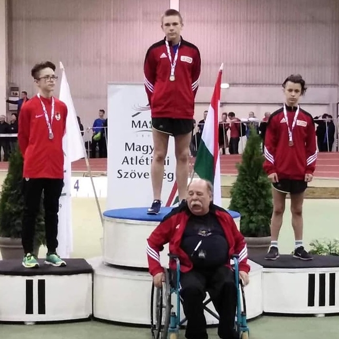 mvsi_atletika_fedettpalyas_ob_3.jpg mvsi_atletika_fedettpalyas_ob_3.jpg