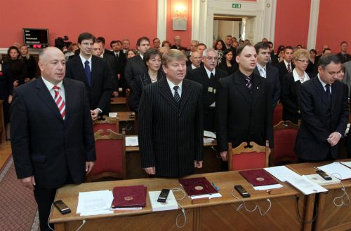 eskutetel.jpg