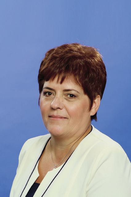 gazdusne_pankucsi_katalin.jpg