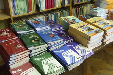 iskolakezdes_tankonyvek.jpg