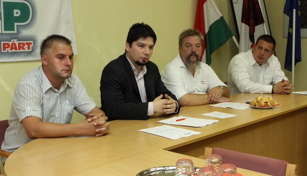 mszp_feszekrakosajtaj.jpg