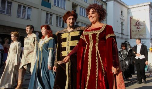 opfeszt2010_nyito2.jpg