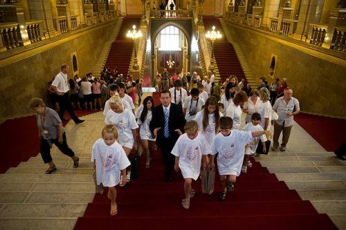 parlament_edelenyi_gyerekek.jpg