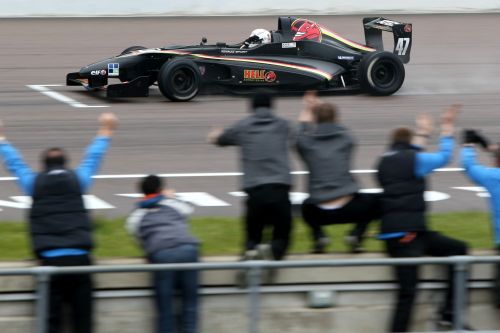 thruxton_4.jpg