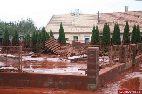 vorosiszap2.jpg