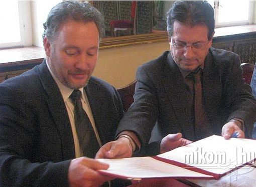 szinhaz-zsaruk.jpg