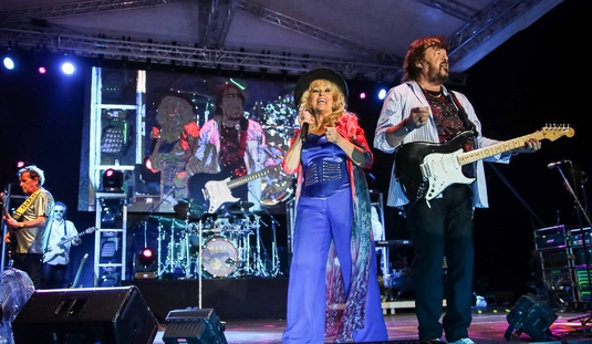 Fergeteg Party és Neoton koncert a Lovagi Tornaák Terén  