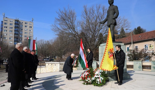 Koszorúzások március 15-én I. 