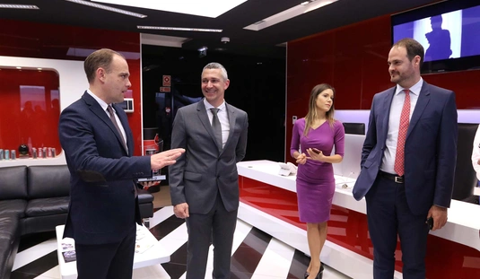 Modern Gyárak Éjszakája - HELL ENERGY töltőüzem 