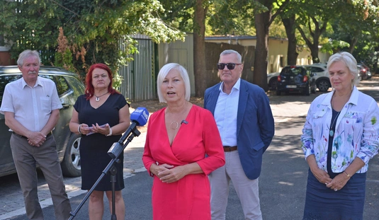 Fejlesztések a Népkertben sajtótájékoztató