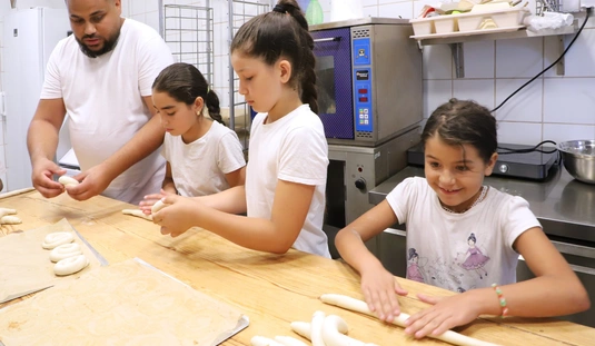 Briós sütés a Sütni Jó Alapítványnál