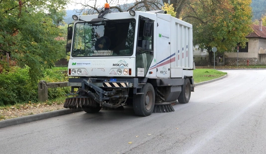 Útburkolati jelek festése és takarítás Diósgyőrben