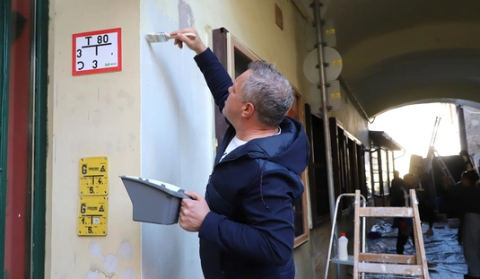 A Miskolci Belvárosi Kör kapualj festése