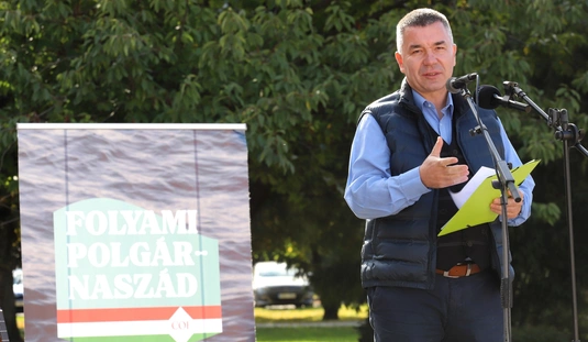 Folyami Polgár-Naszád, CÖF a Szent István téren