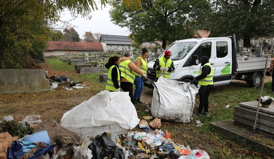 Elszállították a szemetet a Szent József temetőből. Fotó: Juhász Ákos