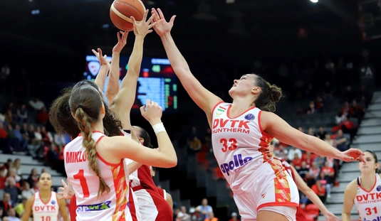  DVTK HUNTHERM - Olympiacos SFP 87-63