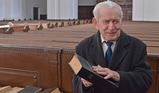 Bibliakiállítás a Kossuth utcai templomban