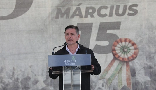 Március 15-ei megelékezés a Szent István téren