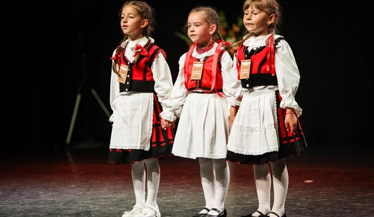 XV. „Dunán innen, Tiszán túl” Kárpát-medencei Ifjúsági Népművészeti Tehetségkutató Döntő és Gálaműsor