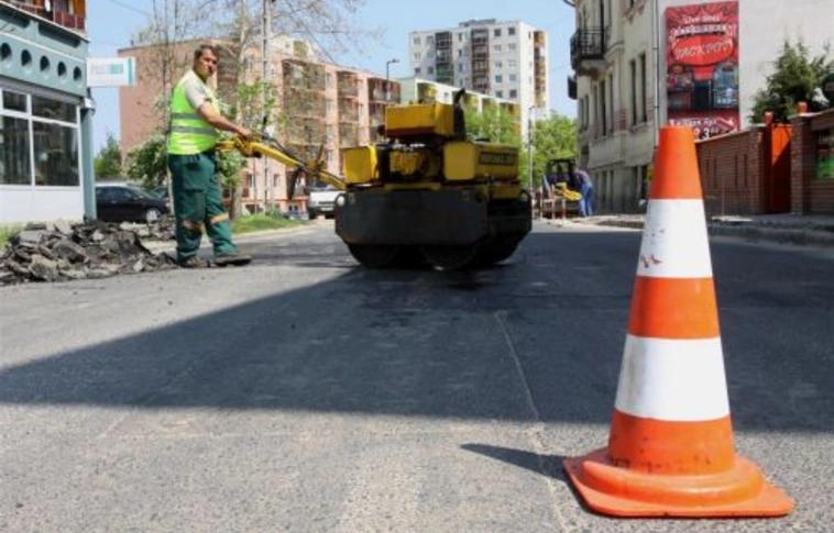 Két csapat kátyúzik Miskolcon
