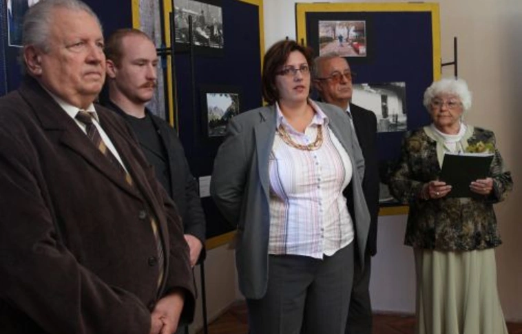 Idősügyi konferencia és fotókiállítás a Vörösmartyban