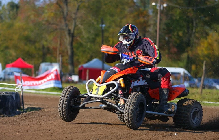 A magyar quad bajnok neve: Miki, Kazár Miki