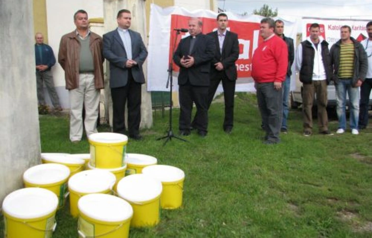 Festéket adományozott a Katolikus Karitász Szeretetszolgálat 