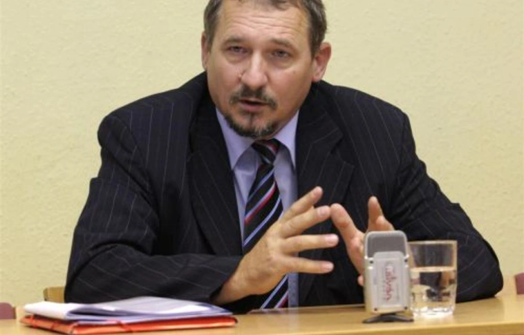 MSZP: Kell-e Mengyi?