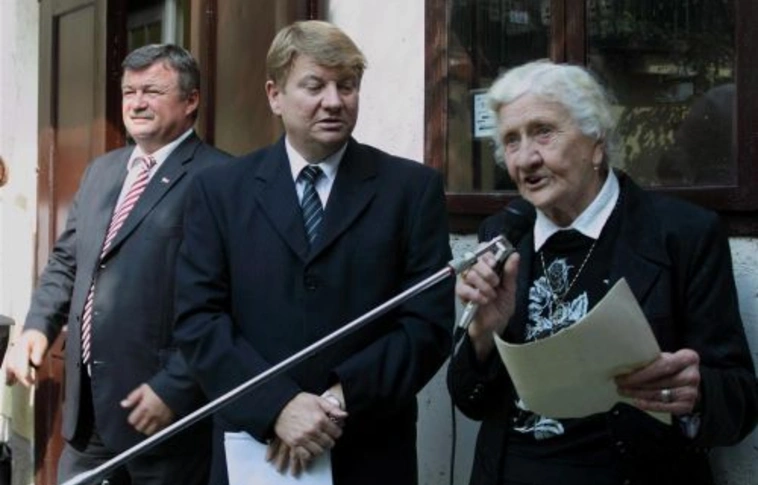 Emléktáblát avattak a legendás hámori orvos emlékére