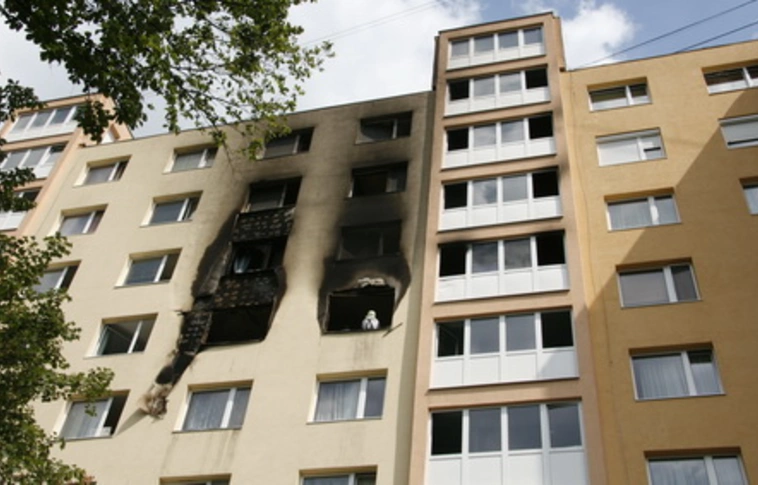 "Újrajátszott" paneltűz