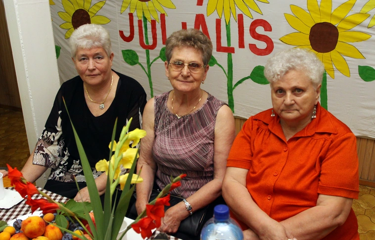 Juliális az Õszi Napsugár Otthonban