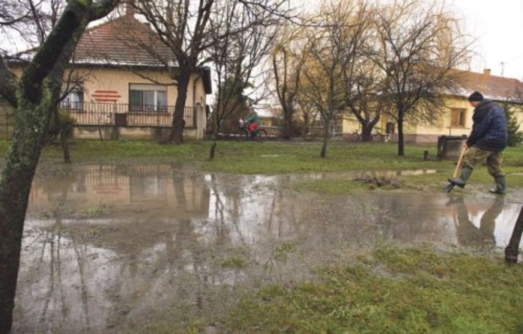Valami bűzlik Mályiban