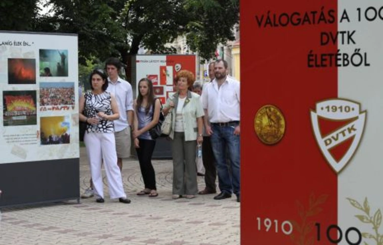 „Talált képek” – kiállítás a 100 éves DVTK életéből