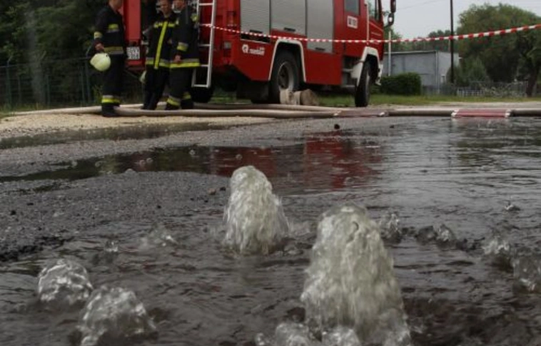 A 3-as főúton hömpölygött a víz Mályiban
