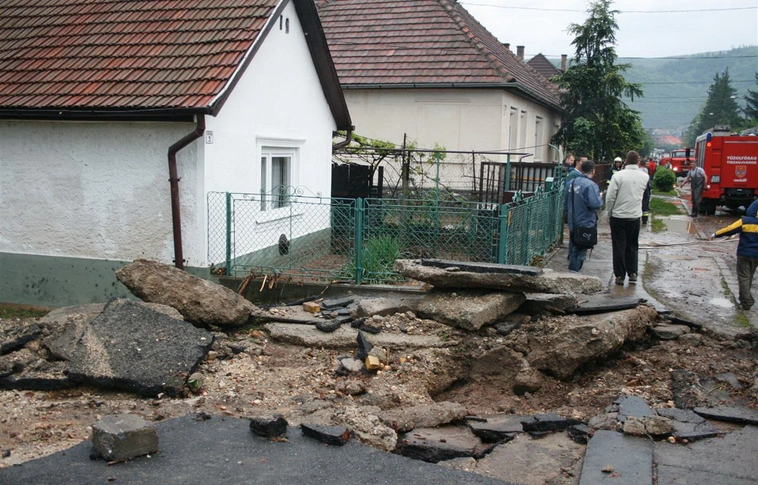 Helyreállítás csak a kárfelmérés után