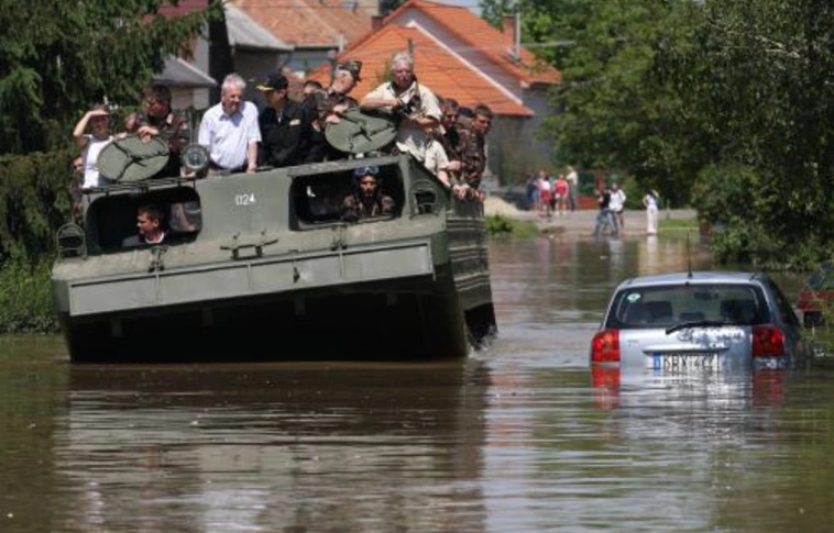 Segítenek a vízkárelhárításban